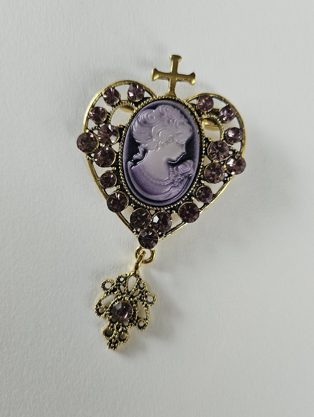 Purple heart-shaped brooch with purple cameo, new without tags